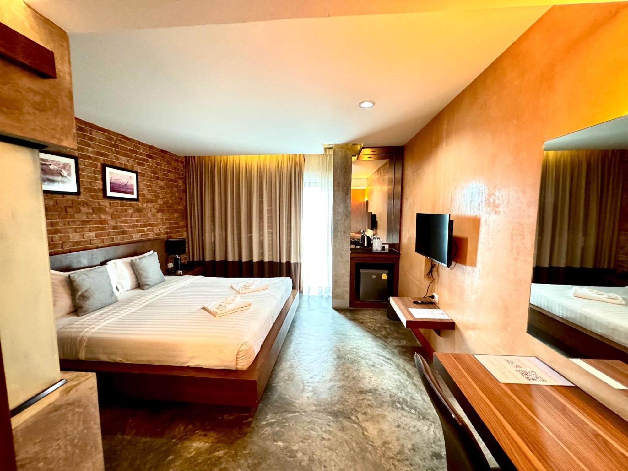 De Coze Hotel Patong Eksteriør billede
