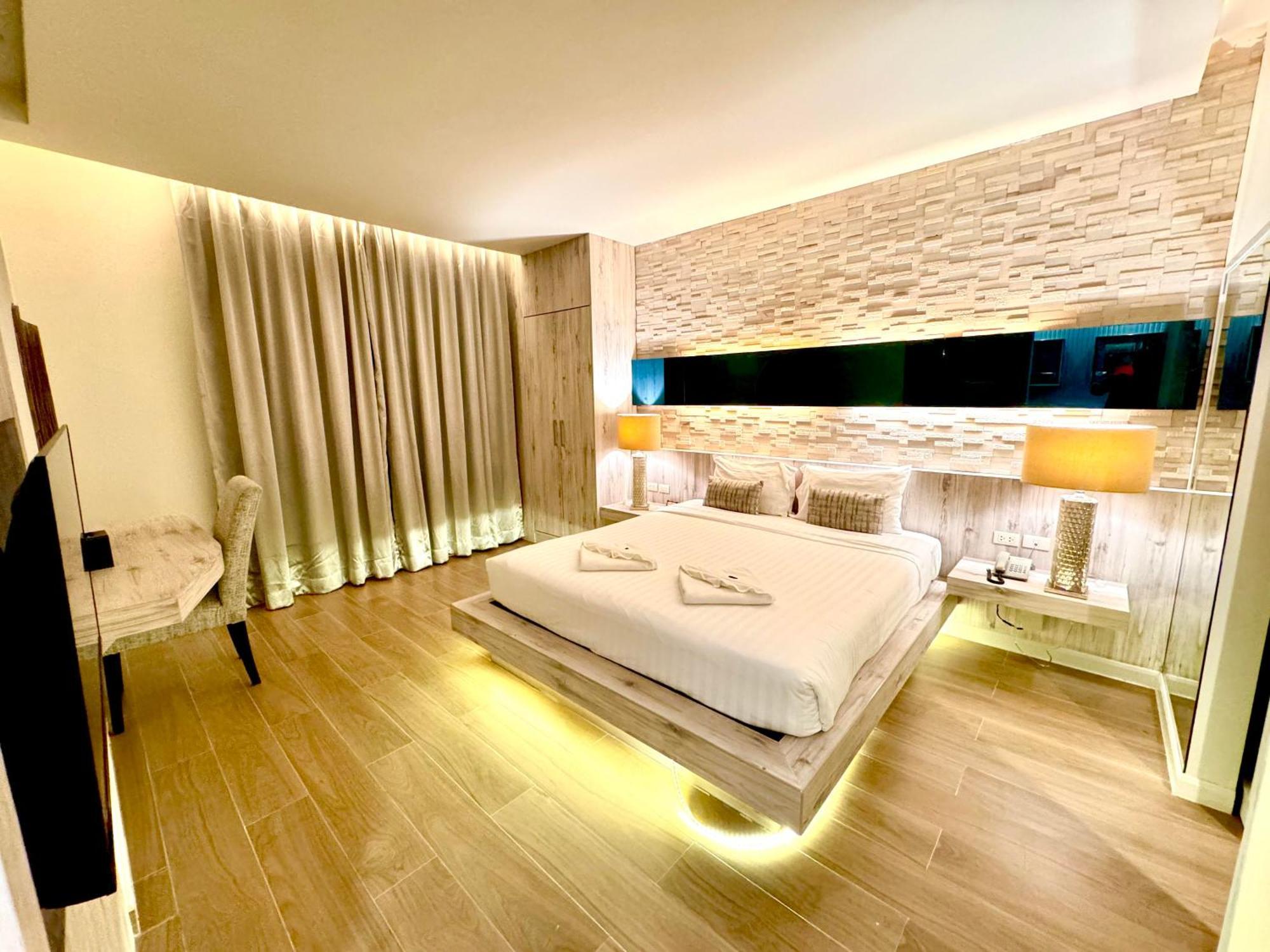 De Coze Hotel Patong Eksteriør billede