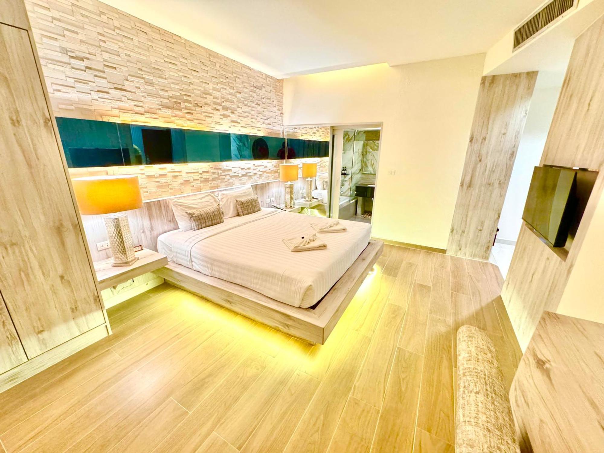 De Coze Hotel Patong Eksteriør billede