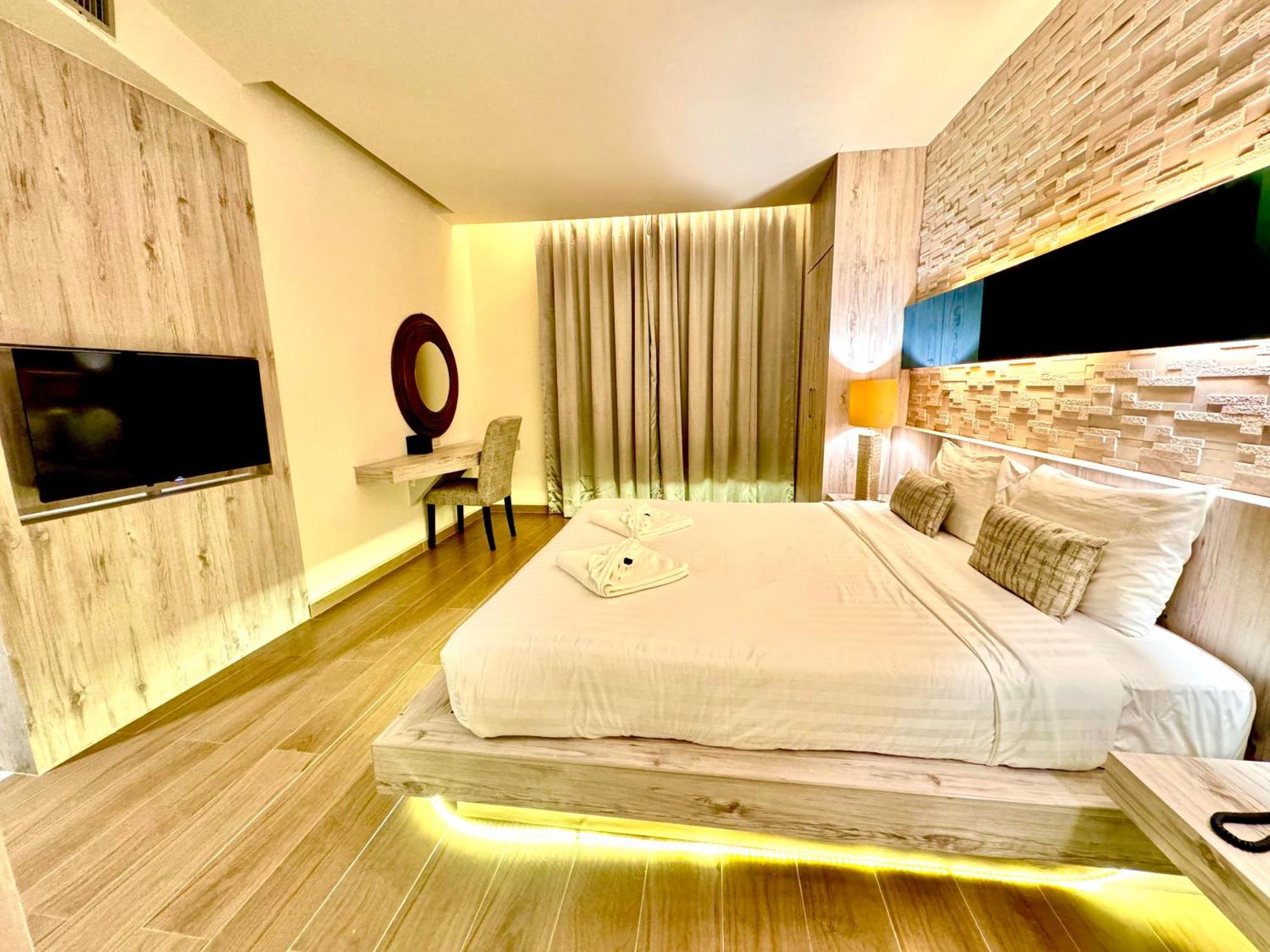 De Coze Hotel Patong Eksteriør billede